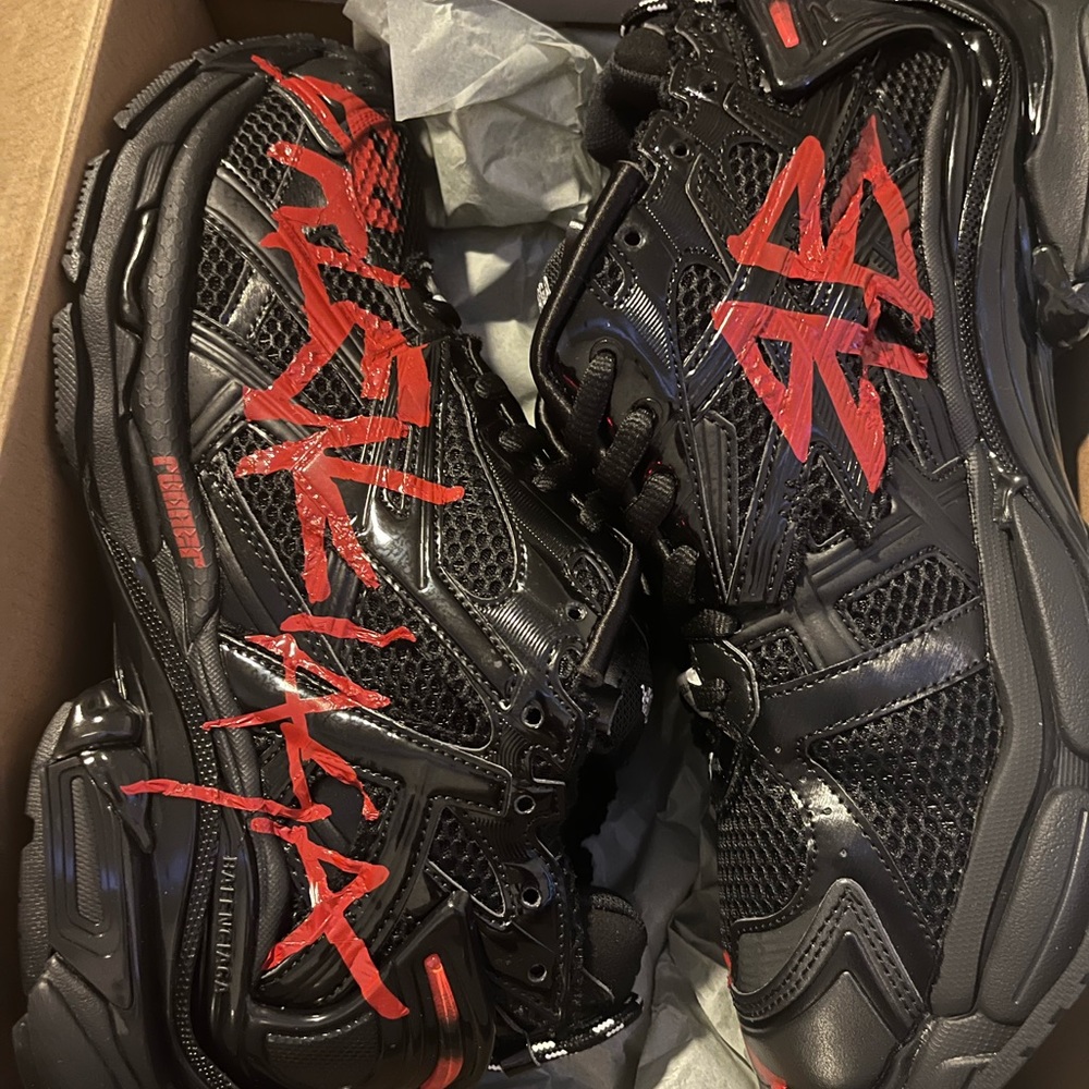 Brand new ordered wrong size Seriously inquiries only !